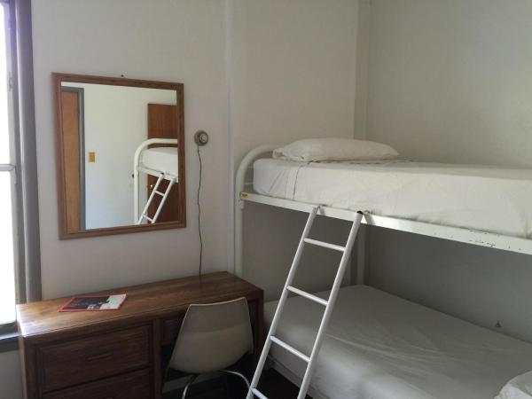 Avenues Hostel : photo 2 de la chambre lit dans dortoir 6 lits