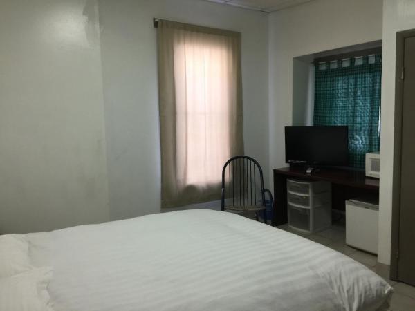 Avenues Hostel : photo 3 de la chambre chambre simple avec salle de bains 