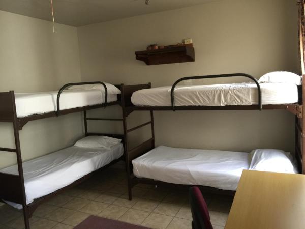 Avenues Hostel : photo 3 de la chambre lit dans dortoir 6 lits