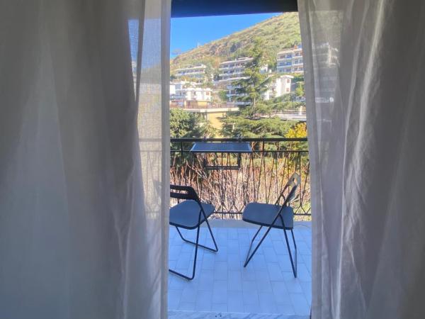Panoramic Rooms Salerno Affittacamere : photo 5 de la chambre chambre double avec balcon