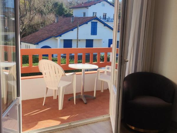 Hotel Uhainak : photo 3 de la chambre chambre double avec balcon