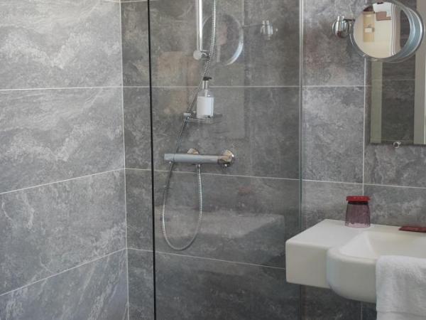 Hotel Uhainak : photo 1 de la chambre chambre double avec balcon