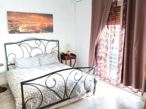 BEDandFLY : photo 4 de la chambre chambre lit queen-size avec balcon