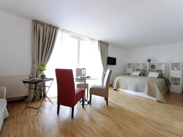 Parkside Apartment House : photo 6 de la chambre appartement avec terrasse