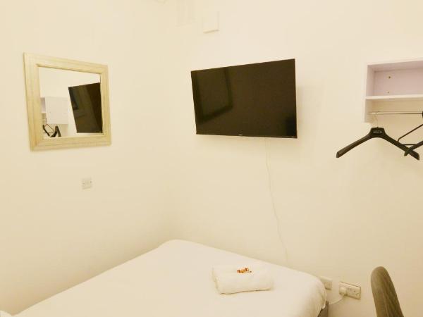 Anchor Guest House : photo 2 de la chambre budget compact double without window