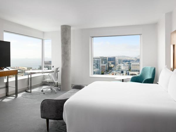 LUMA Hotel San Francisco - #1 Hottest New Hotel in the US 2023 : photo 2 de la chambre hébergement lit king-size d'angle premier