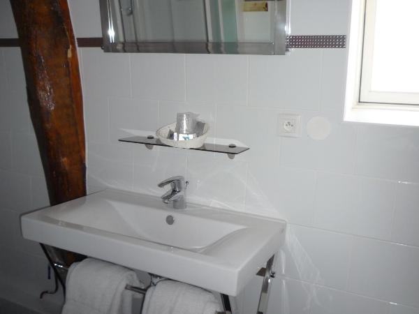 Cit'Hôtel Le Plantagenet : photo 1 de la chambre chambre double standard