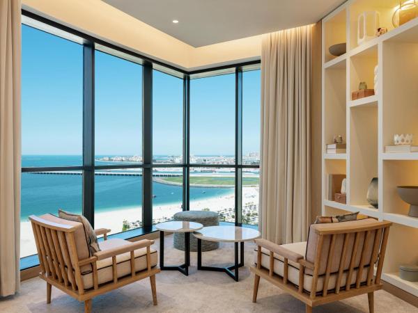 Le Royal Meridien Beach Resort & Spa Dubai : photo 4 de la chambre suite royale exécutive 1 chambre avec 1 lit king-size - accès au salon club et navette depuis l'aéroport de dubaï