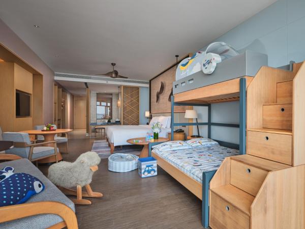 Crowne Plaza Sanya Haitang Bay Resort, an IHG Hotel : photo 3 de la chambre 1 king 1 bunk standard ocean view kids theme