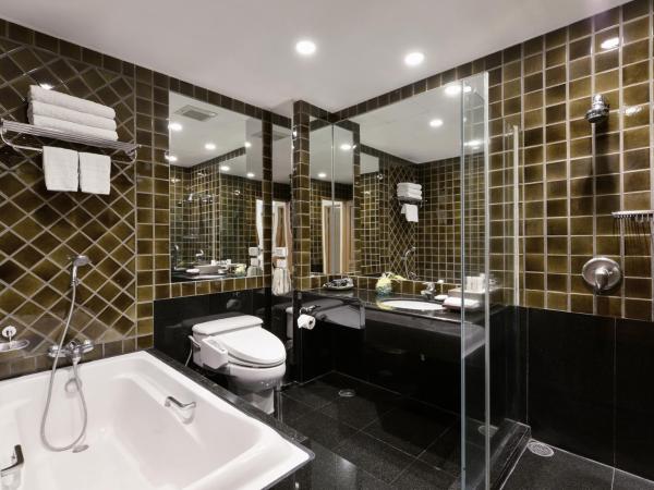 Grande Centre Point Ploenchit : photo 8 de la chambre suite 2 chambres avec balcon