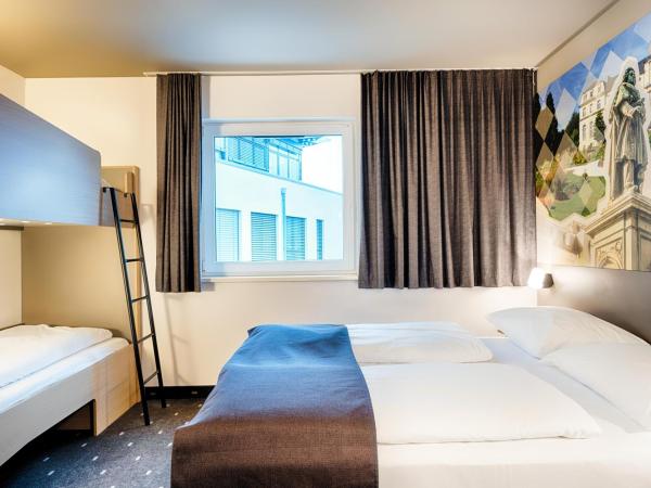B&B Hotel Bonn-West : photo 4 de la chambre chambre familiale