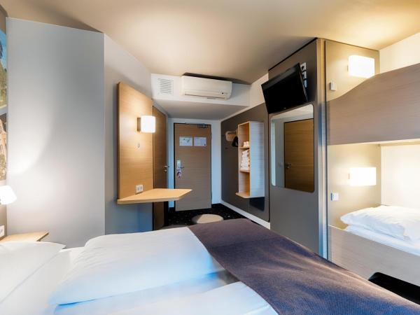 B&B Hotel Bonn-West : photo 5 de la chambre chambre familiale