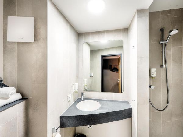 B&B Hotel Bonn-West : photo 2 de la chambre chambre double