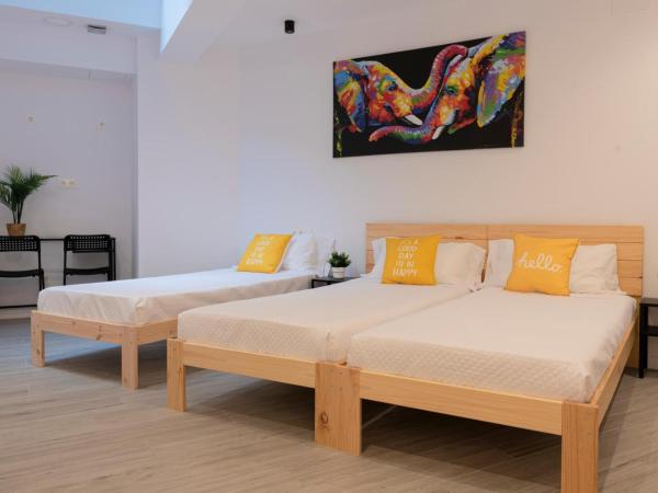 Bilbao ROOMS & KITCHEN Zorroza : photo 3 de la chambre chambre lits jumeaux pour personnes à mobilité réduite