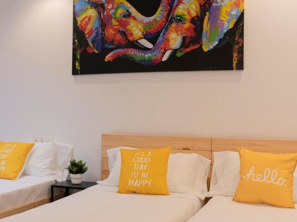 Bilbao ROOMS & KITCHEN Zorroza : photo 4 de la chambre chambre lits jumeaux pour personnes à mobilité réduite