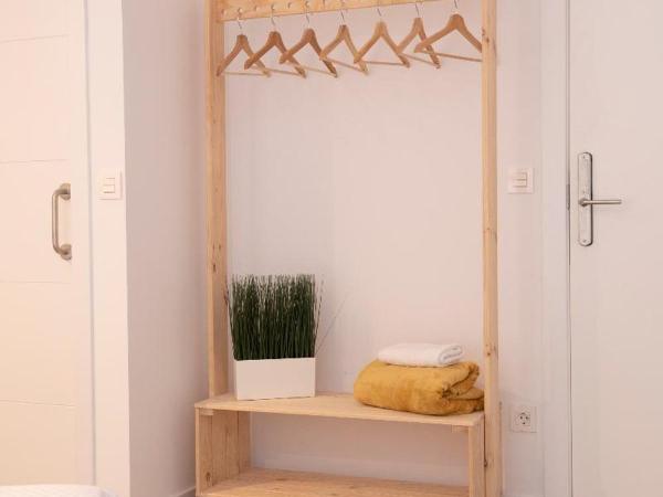 Bilbao ROOMS & KITCHEN Zorroza : photo 7 de la chambre chambre lits jumeaux pour personnes à mobilité réduite