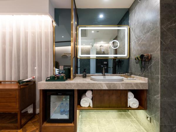 Time Traveller Boutique Hotel - Near Beijing CBD, CCTV, China Zun, SKP and Sanlitun, Tian'anmen Square, Forbidden City, Free daily necessities, Free night snack, Free laundry, English communication well, Free travel advice , Free gymnastic, : photo 1 de la chambre chambre double affaires supérieure