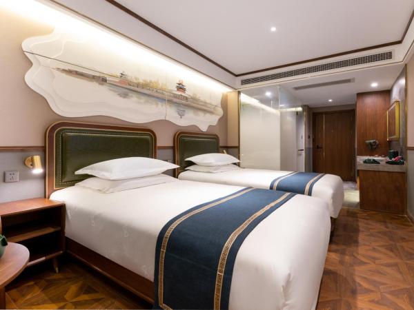 Time Traveller Boutique Hotel - Near Beijing CBD, CCTV, China Zun, SKP and Sanlitun, Tian'anmen Square, Forbidden City, Free daily necessities, Free night snack, Free laundry, English communication well, Free travel advice , Free gymnastic, : photo 3 de la chambre chambre lits jumeaux classique affaires