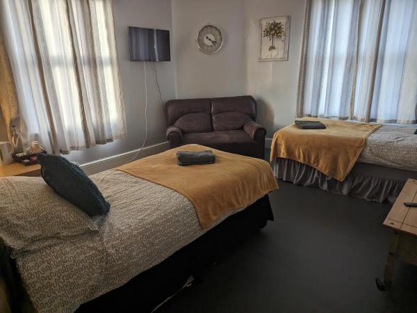 The Fox : photo 7 de la chambre chambre lits jumeaux avec salle de bains commune