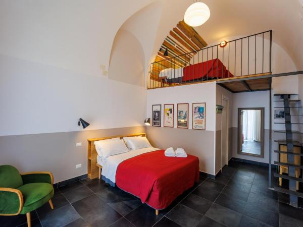 The Bellini House by House In Naples : photo 8 de la chambre chambre familiale - vue sur jardin