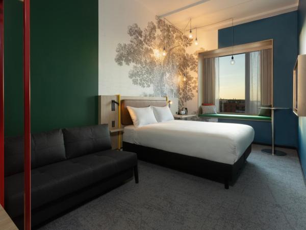 ibis Styles Copenhagen Orestad : photo 5 de la chambre chambre familiale standard avec 1 lit double et 1 canapé-lit