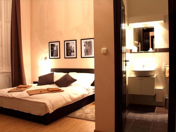 Budapest Ville Bed & Breakfast : photo 9 de la chambre chambre double deluxe avec douche