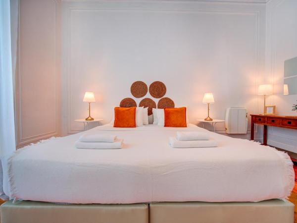 Chalet D´Ávila Guest House : photo 8 de la chambre chambre quadruple avec salle de bains commune