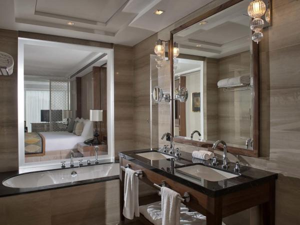 Taj Dubai : photo 5 de la chambre suite junior de luxe - vue sur ville