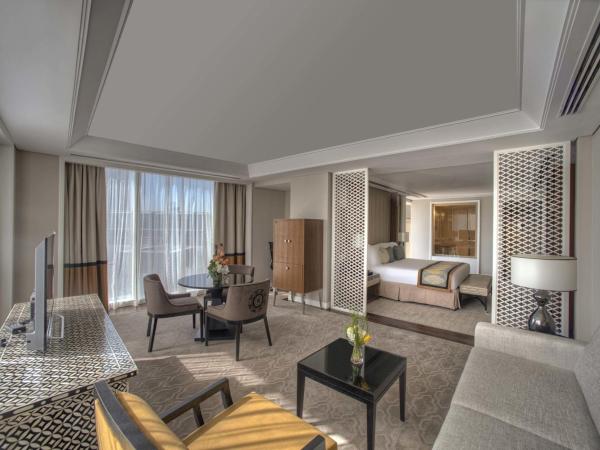 Taj Dubai : photo 3 de la chambre suite junior de luxe - vue sur ville