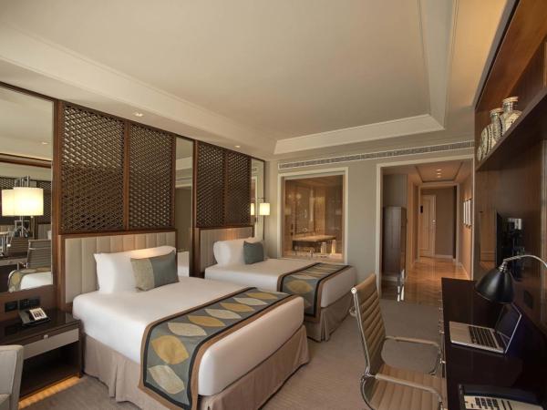 Taj Dubai : photo 3 de la chambre chambre lits jumeaux club - vue sur la burj