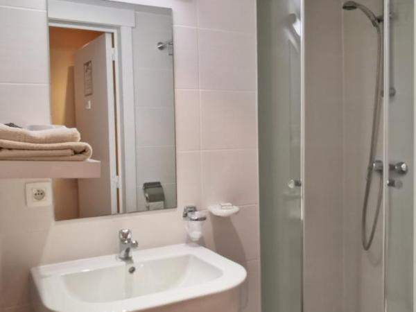 Hotel Cardiff : photo 4 de la chambre petite chambre simple classique