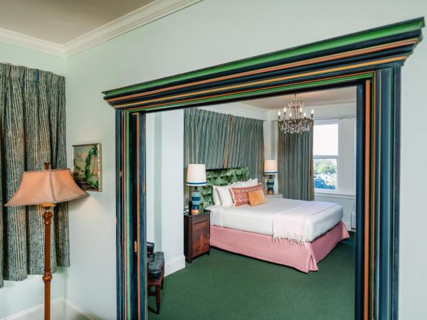 Pontchartrain Hotel St. Charles Avenue : photo 2 de la chambre suite deluxe avec lit king-size