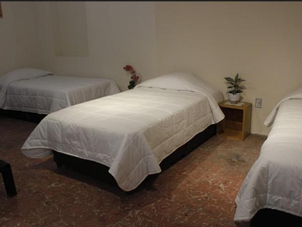 Hostalgia : photo 2 de la chambre chambre familiale