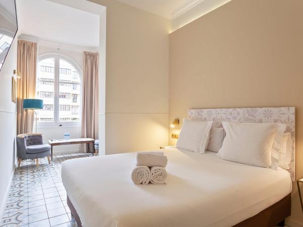 Mihlton Barcelona Boutique B&B : photo 1 de la chambre chambre double supérieure - vue sur cour