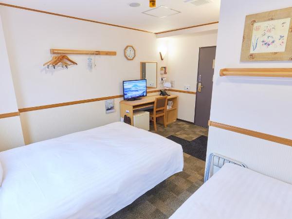 Toyoko Inn Tokyo Nihombashi Ningyocho : photo 3 de la chambre chambre lits jumeaux accessible aux personnes à mobilité réduite - non-fumeurs