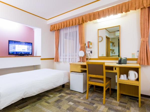 Toyoko Inn Tokyo Nihombashi Mitsukoshi Mae A4 : photo 2 de la chambre chambre lits jumeaux accessible aux personnes à mobilité réduite - non-fumeurs