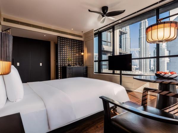 The RuMa Hotel and Residences : photo 2 de la chambre studio d’angle - vue sur tours jumelles