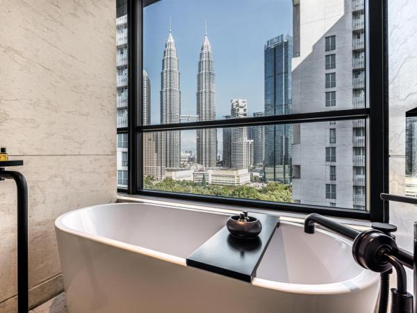 The RuMa Hotel and Residences : photo 8 de la chambre suite deluxe - vue sur klcc