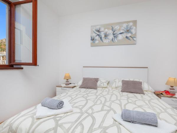 Rooms Ivo : photo 3 de la chambre chambre double avec salle de bains privative