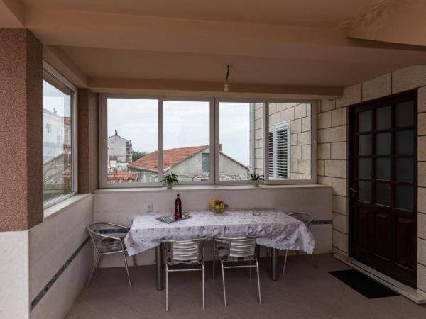 Rooms Ivo : photo 5 de la chambre chambre lits jumeaux avec salle de bains commune