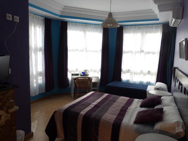 Pension Arena Alicante : photo 5 de la chambre chambre triple