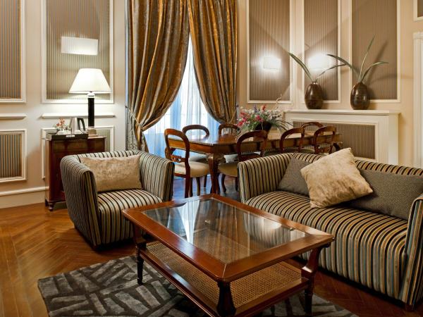 Catalonia Las Cortes : photo 4 de la chambre suite impériale