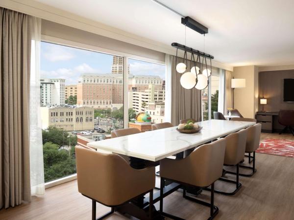 Hyatt Regency San Antonio Riverwalk : photo 2 de la chambre suite