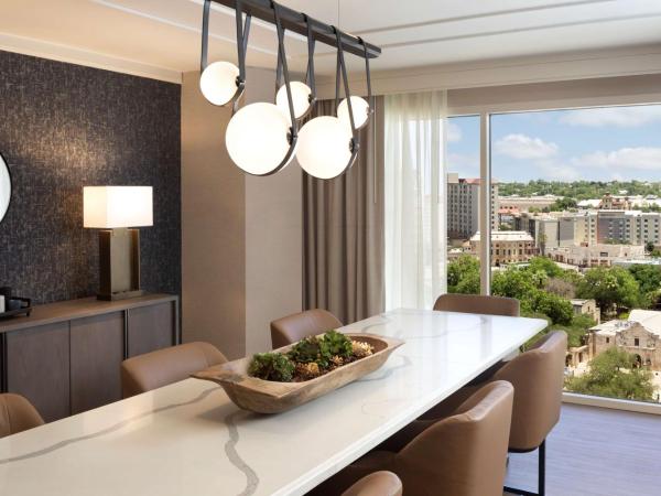 Hyatt Regency San Antonio Riverwalk : photo 1 de la chambre suite
