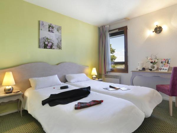 FastHôtel Blois : photo 1 de la chambre chambre double ou lits jumeaux