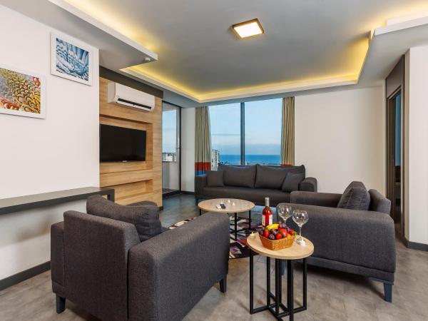 Optimum Luxury Hotel&Spa : photo 2 de la chambre suite deluxe - vue sur mer