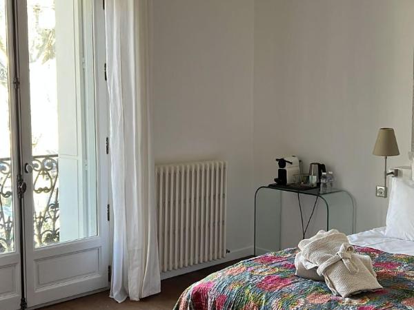 Maison Douce Arles : photo 10 de la chambre chambre double ou lits jumeaux supérieure avec terrasse