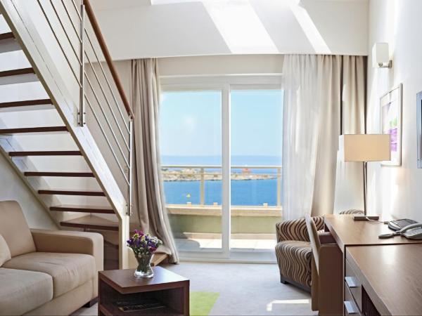 Hotel Park Makarska : photo 1 de la chambre suite supérieure avec balcon - vue sur mer