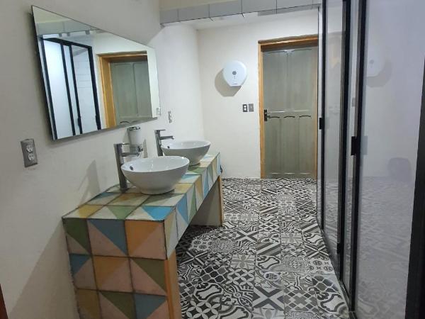 Hostalgia : photo 3 de la chambre chambre familiale