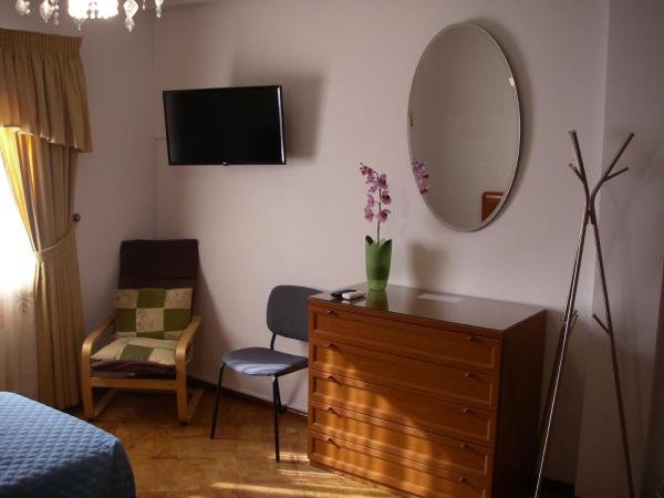 Monte da Ria Guest House : photo 4 de la chambre chambre lits jumeaux avec salle de bains commune